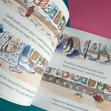 Load image into Gallery viewer, The Library Mouse