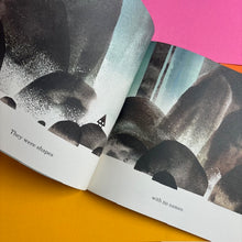 Load image into Gallery viewer, Triangle