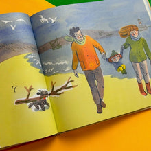 Load image into Gallery viewer, Smelly Peggy