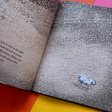 Load image into Gallery viewer, The Little Ghost Quilt's Winter Surprise