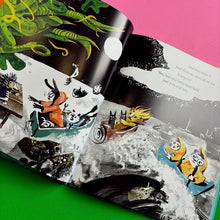 Load image into Gallery viewer, One Button & The Sea