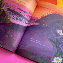 Load image into Gallery viewer, When Twilight Comes : The Animals and Plants That Bring Dawn and Dusk to Life