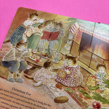 Load image into Gallery viewer, Cat Family Christmas