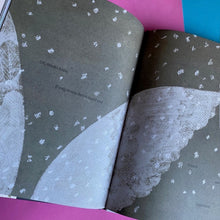 Load image into Gallery viewer, Swan : The Life And Dance Of Anna Pavlova