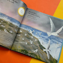 Load image into Gallery viewer, Small, Speckled Egg