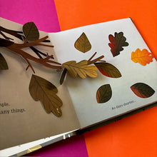 Load image into Gallery viewer, Leaves : An Autumn Pop-Up Book