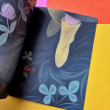 Load image into Gallery viewer, Apple Cake