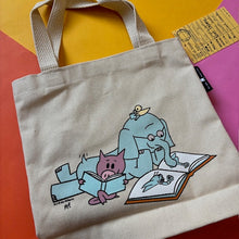 Load image into Gallery viewer, ELEPHANT & PIGGIE READ mini tote bag