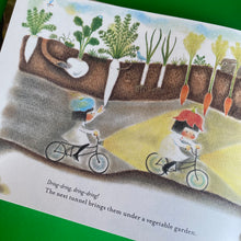 Load image into Gallery viewer, Chirri & Chirra, Underground