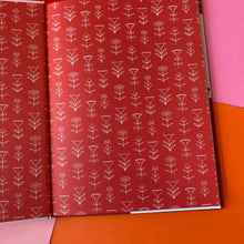 Load image into Gallery viewer, Violet Velvet Mittens With Everything