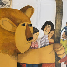 Load image into Gallery viewer, A Lion In Paris