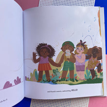 Load image into Gallery viewer, Moving