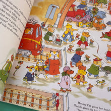 Load image into Gallery viewer, Richard Scarry's The Adventures of Lowly Worm
