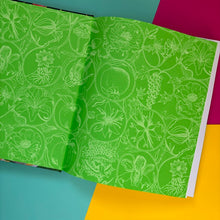 Load image into Gallery viewer, Botanica Fantastica : The illustrated guide to fantastical plants from fictional worlds

