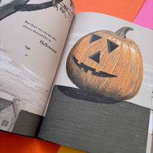 Load image into Gallery viewer, The Little Ghost Who Was A Quilt

