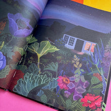 Load image into Gallery viewer, When Twilight Comes : The Animals and Plants That Bring Dawn and Dusk to Life
