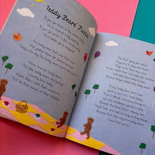 Load image into Gallery viewer, Sing With Your Baby Every Day : 30 songs and nursery rhymes to sing along to
