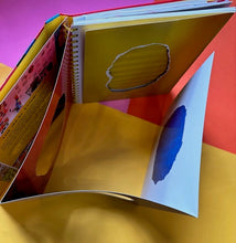 Load image into Gallery viewer, Museum in a Book : An Ideal Exhibition—Explore, Play, Create
