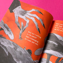 Load image into Gallery viewer, Scritch! Scratch! : An Itchy, Witchy Halloween Tale
