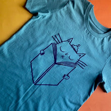 Load image into Gallery viewer, Cat Read T- shirt in Teal
